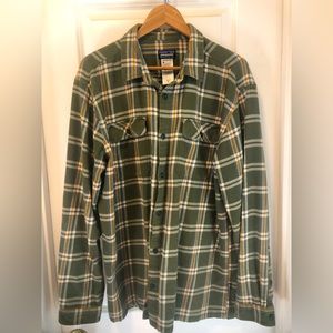 Patagonia Men’s Long Sleeve Organic Cotton Plaid Flannel Medium Weight Size XL